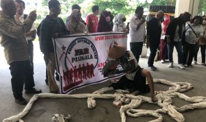 Demo 14 Miliar
